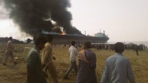 fire-gadani-shipyard-16x9